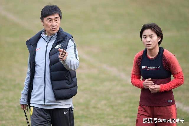 CCTV5直播！中国女排死磕美国 进半决赛机会并非渺茫 解盛钰是关键